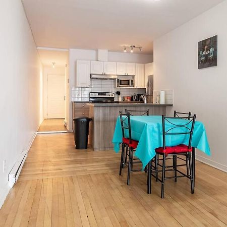 Lovely Rental Unit With Balcony~ Autoroute 40 Montreal Exterior photo